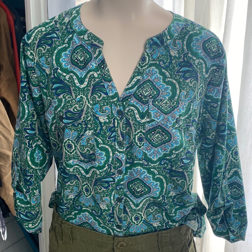 Notations Women’s button up 3/4rollup sleeve large paisley top, dress up/or down